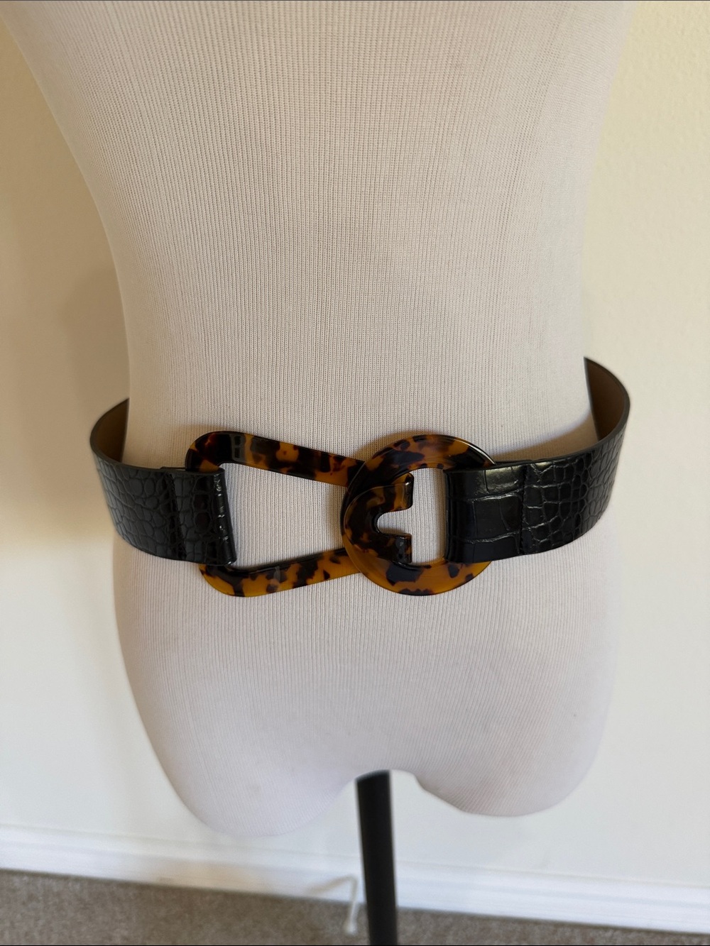 Vintage Black Croc-Embossed Belt with Tortoiseshell-Link Buckle Elastic Stretch